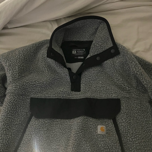 Carharrt pull over - Picture 3 of 6